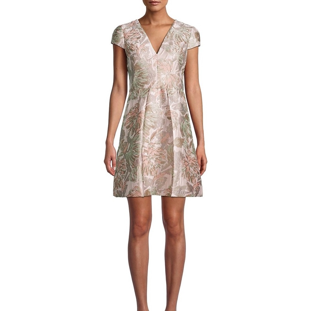Vince Camuto Jacquard Cap-Sleeved Fit-and-flare dress - Size 6– Color Blush